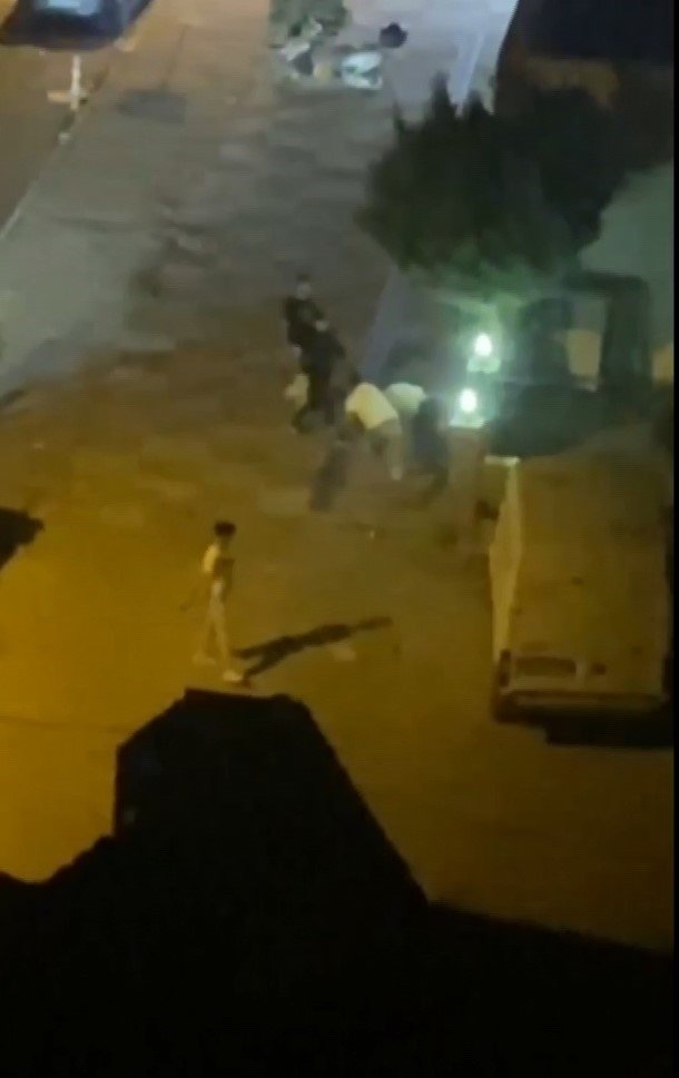 Maltepe’de yol verme kavgası: Darp etti, camları patlattı