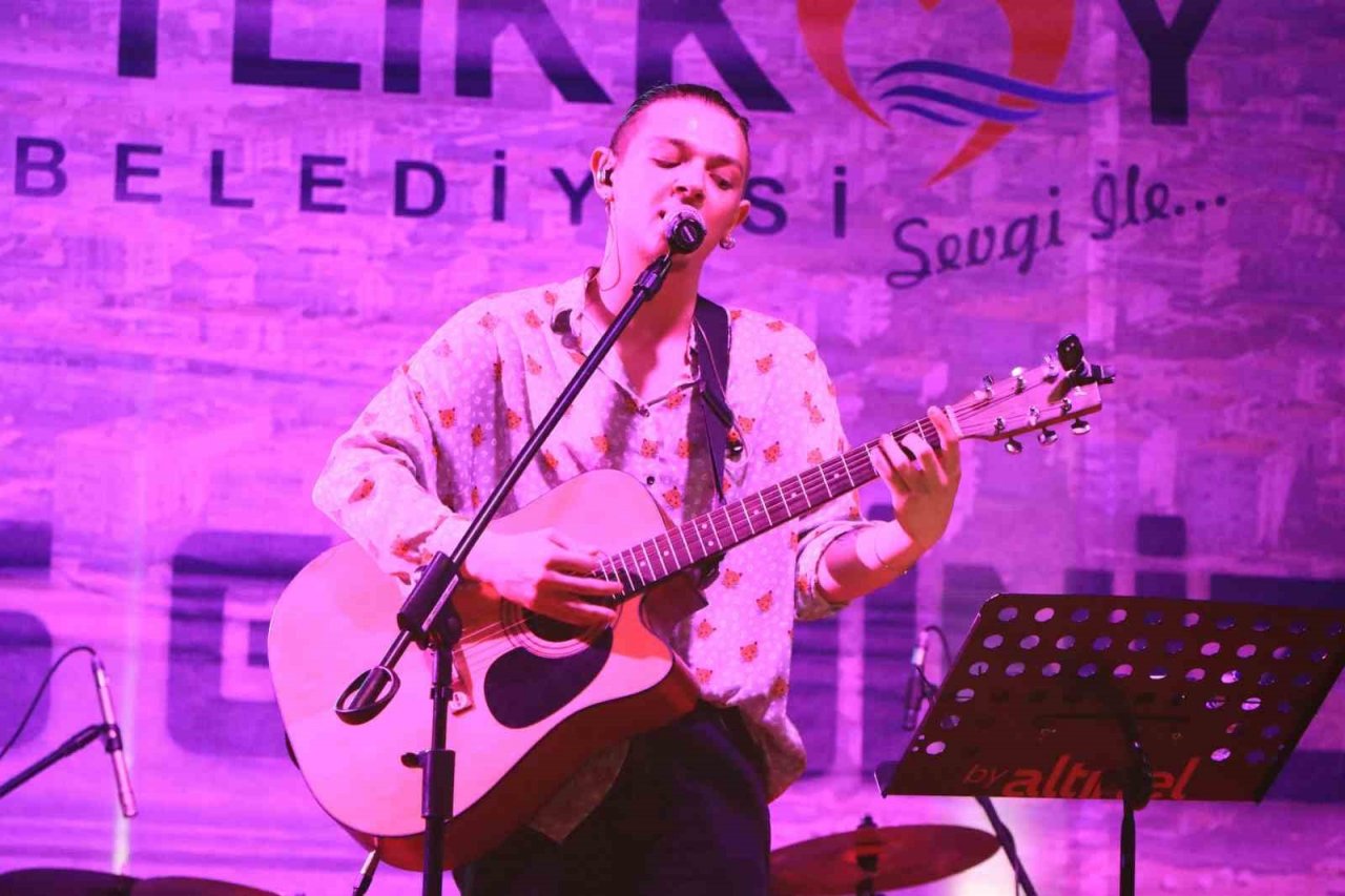 Çiftlikköy Gençlik Festivali ile eğlence devam ediyor