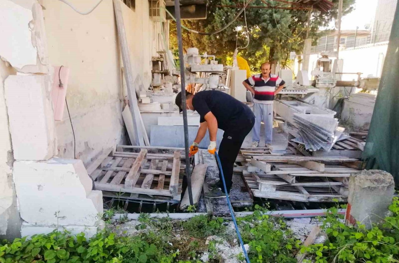 Çiftlikköy’de yaz sezonu ilaçlamaları sürüyor