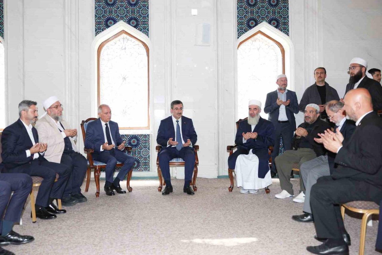 Cumhurbaşkanı Yardımcısı Yılmaz’dan Seyyid Abdulbaki El-Hüseyni’nin ailesine taziye ziyareti