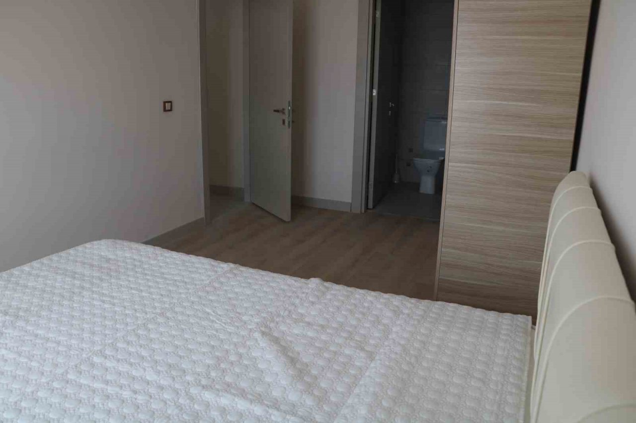 Enkaz kent Hatay’da deprem konutları yükseliyor