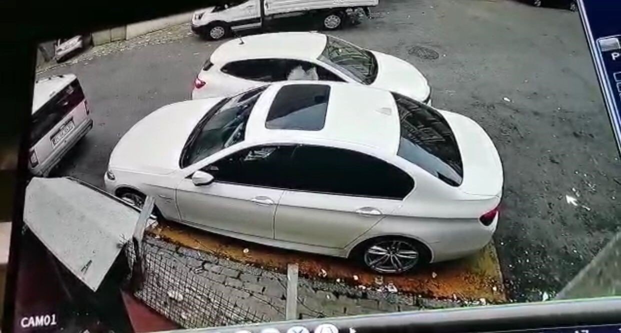 Aracı soyulan sürücünün ’güvenlik kameralı önlemi’ işe yaramadı: Hırsızlık anı kamerada