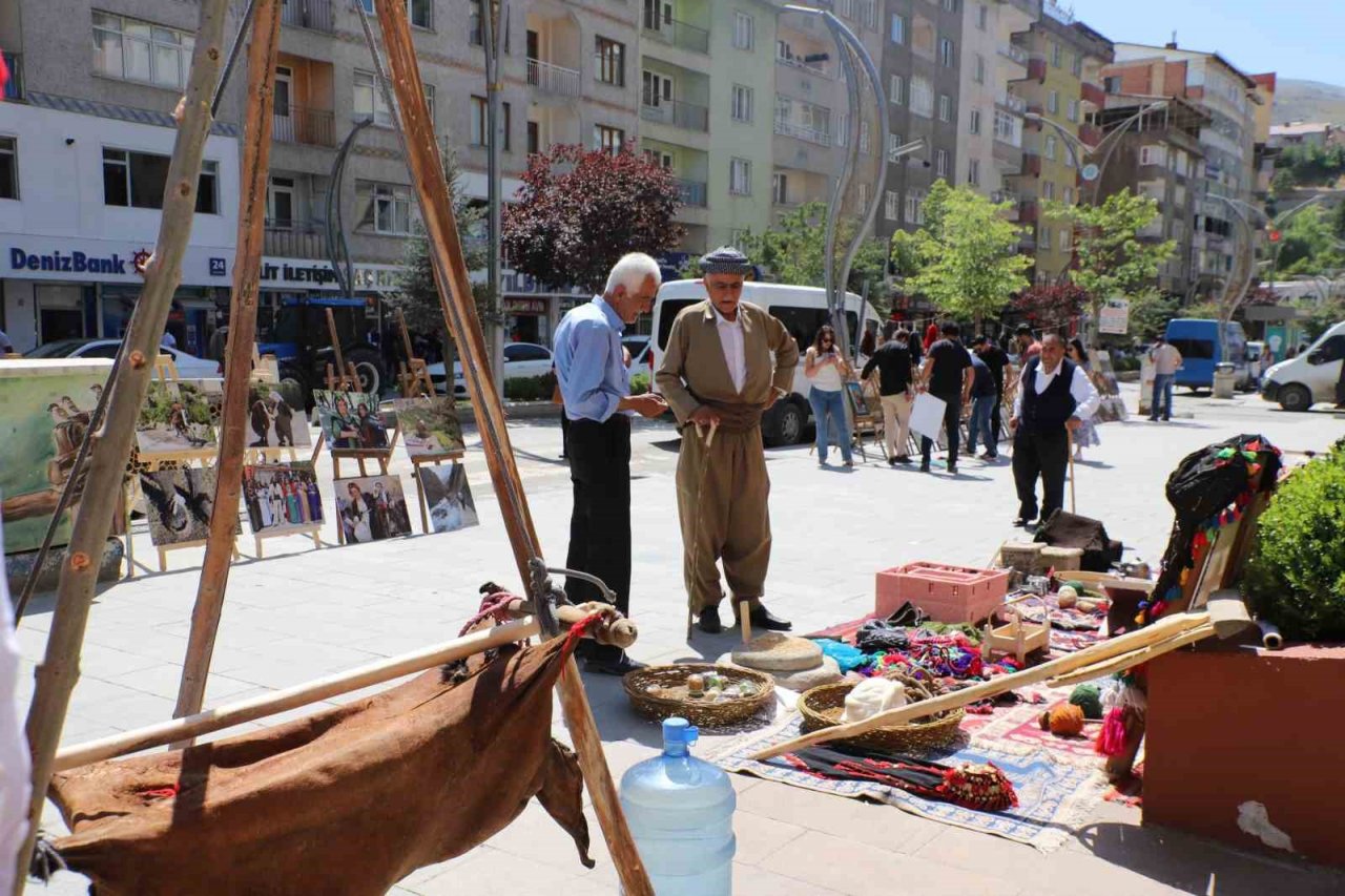 Hakkari’de el sanatları ve resim sergisi düzenlendi