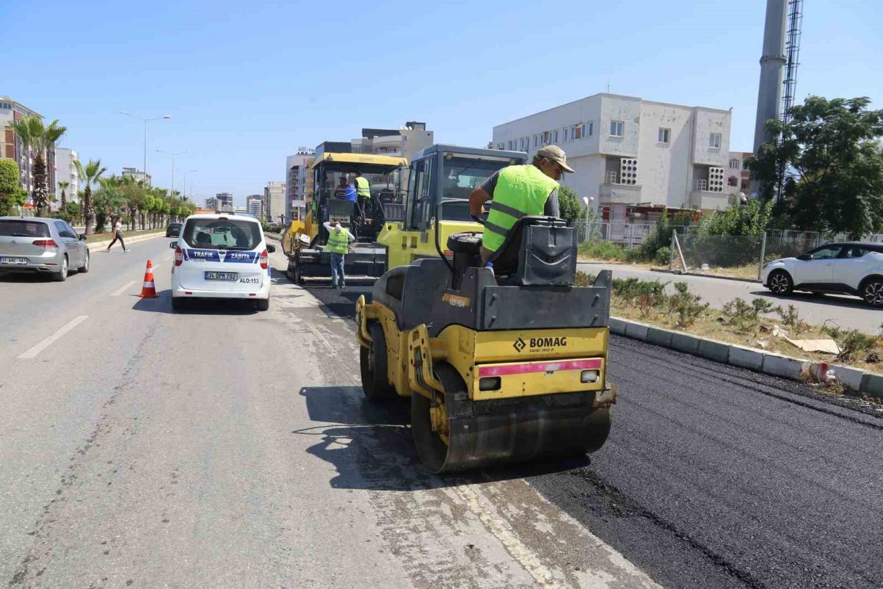 Hatay Büyükşehirden, E-5 karayolunda beton asfalt çalışması