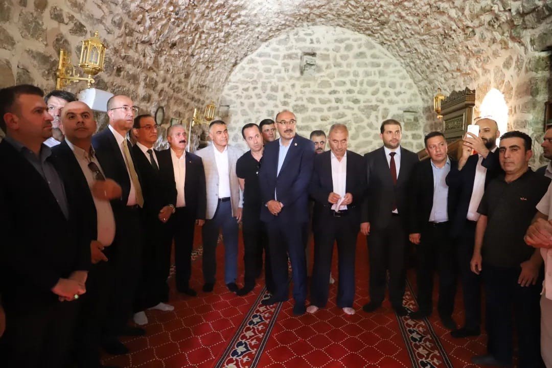 Irak kafilesi Çukurca’yı gezdi