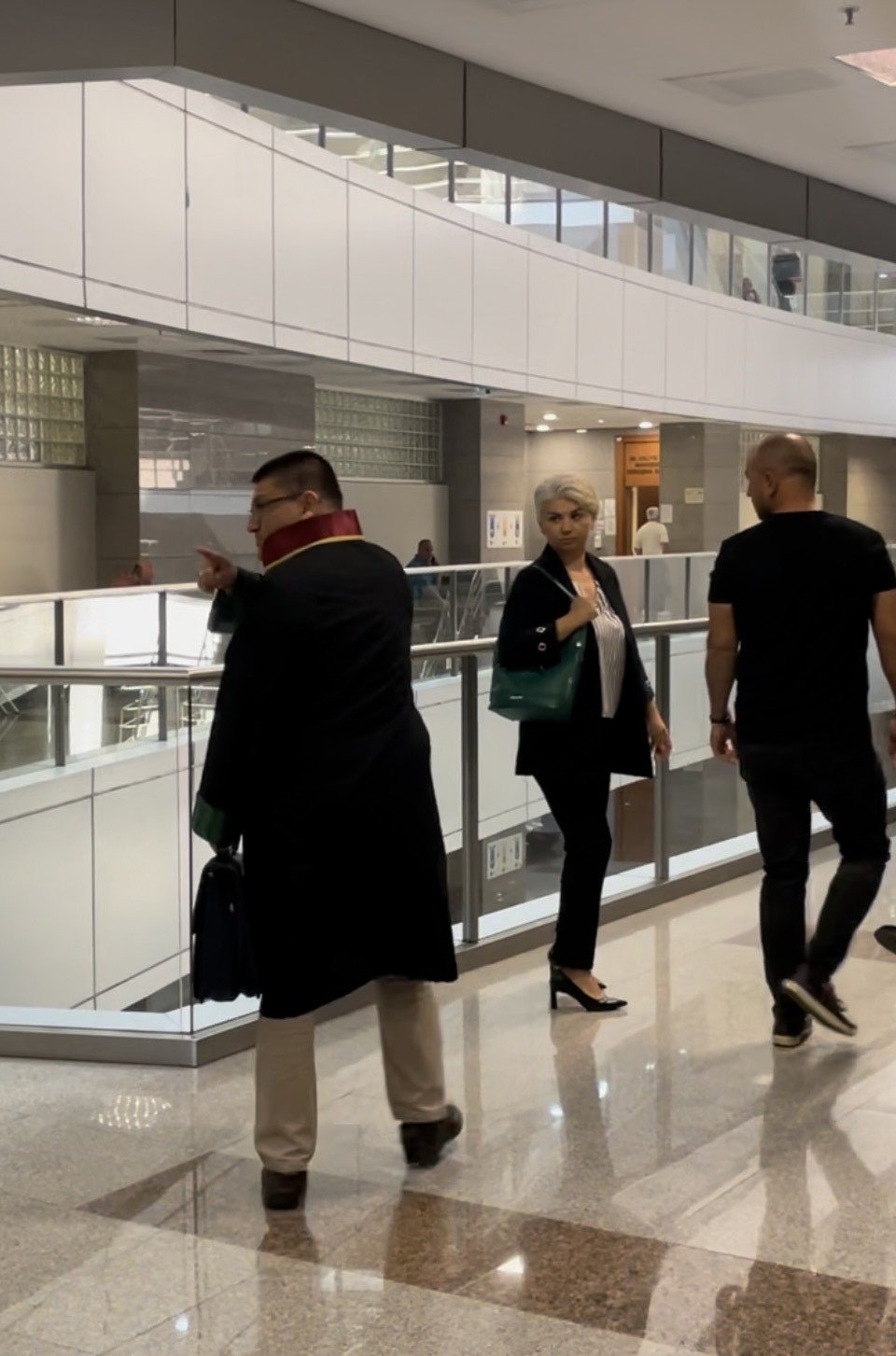 Staj için gelen öğrenciyi başörtüsü sebebiyle okula almadığı iddia edilen okul müdürü hakim karşısında