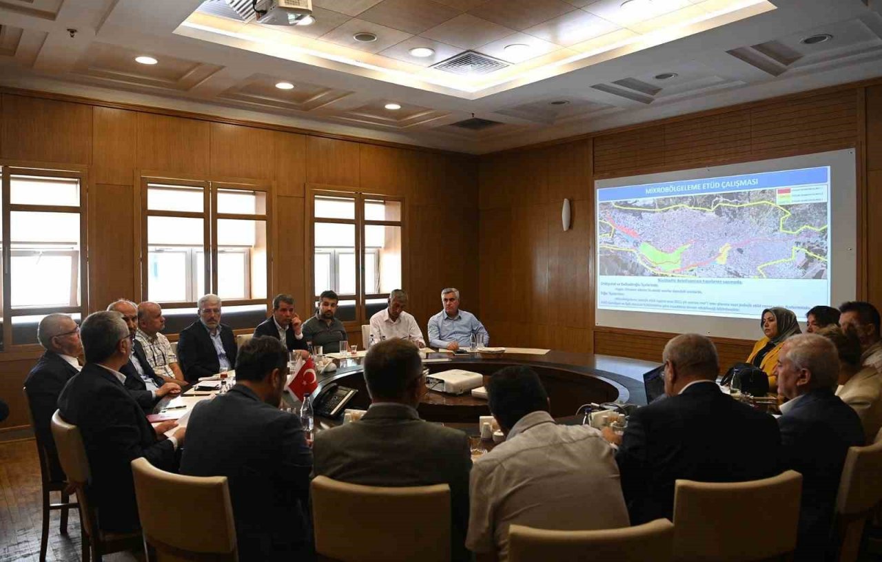 Sağlam zeminlerdeki inşaatların ruhsattaki hakları devam edecek