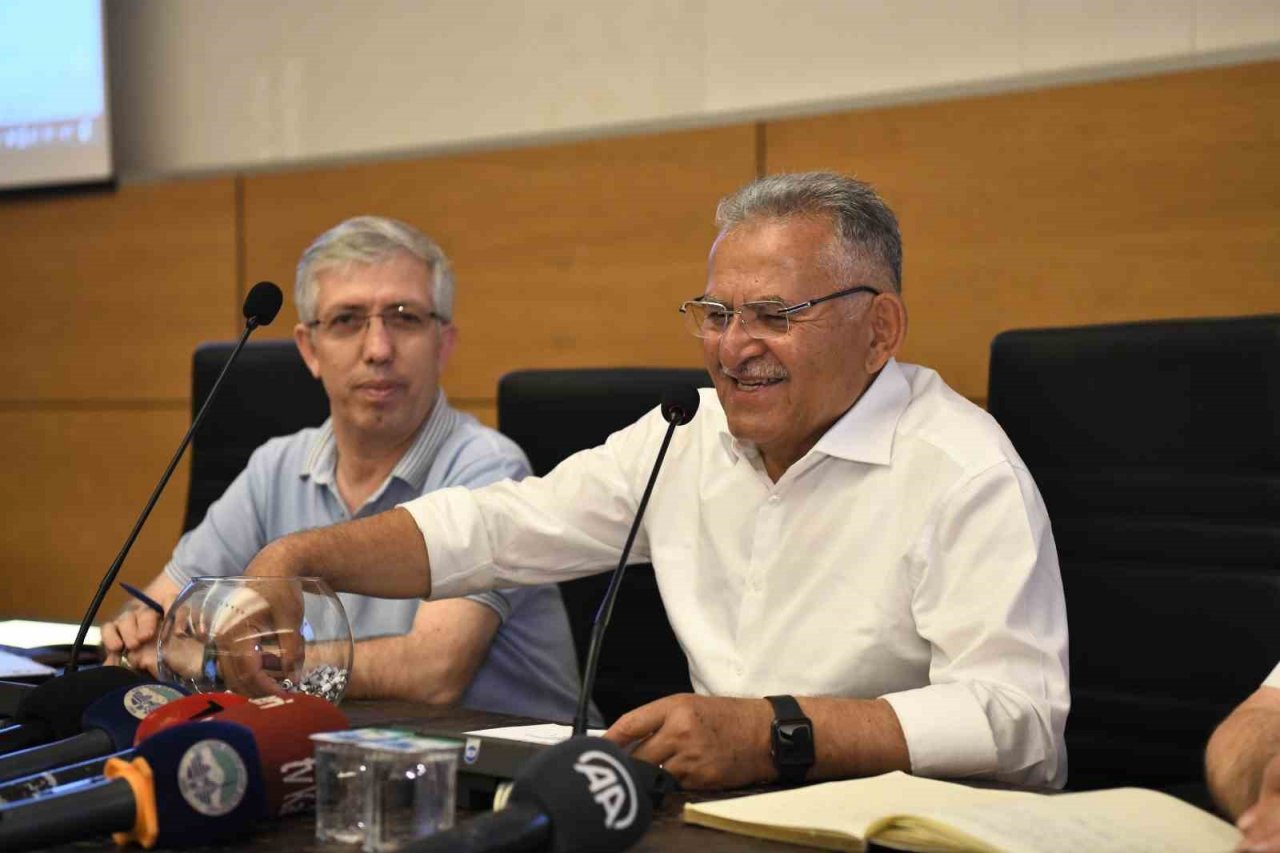 Kayseri Büyükşehir Belediyesi noter huzurunda kura ile personel aldı