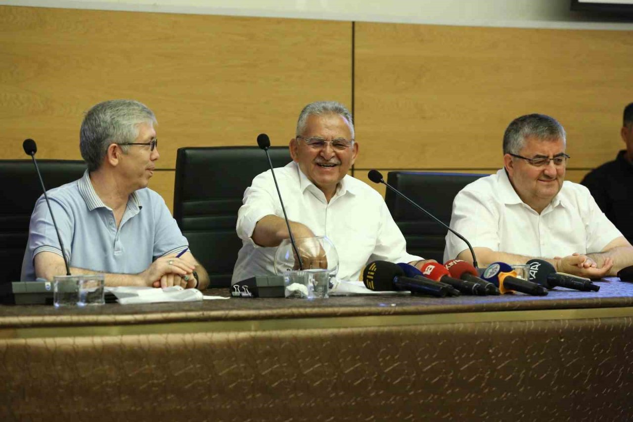 Kayseri Büyükşehir Belediyesi noter huzurunda kura ile personel aldı