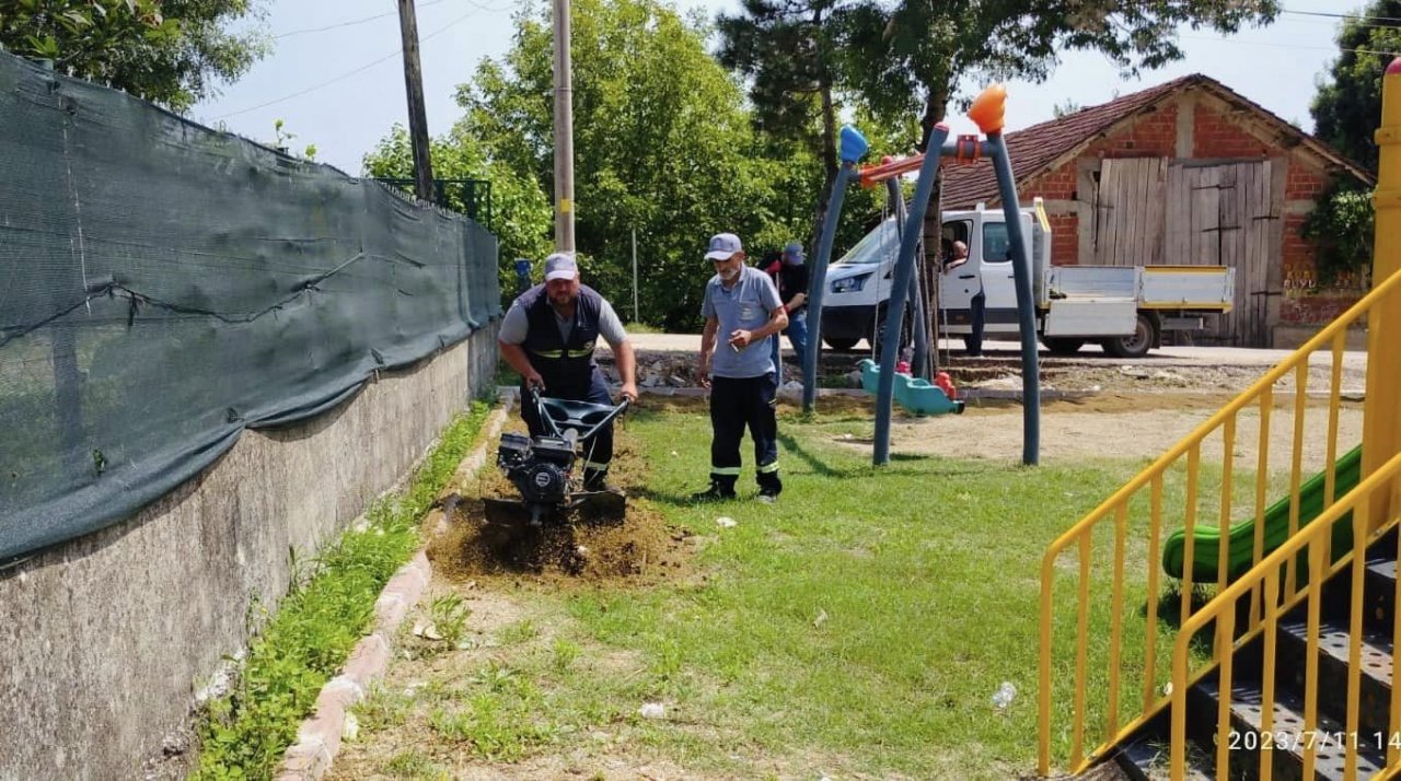 Köylerde parklar yenileniyor