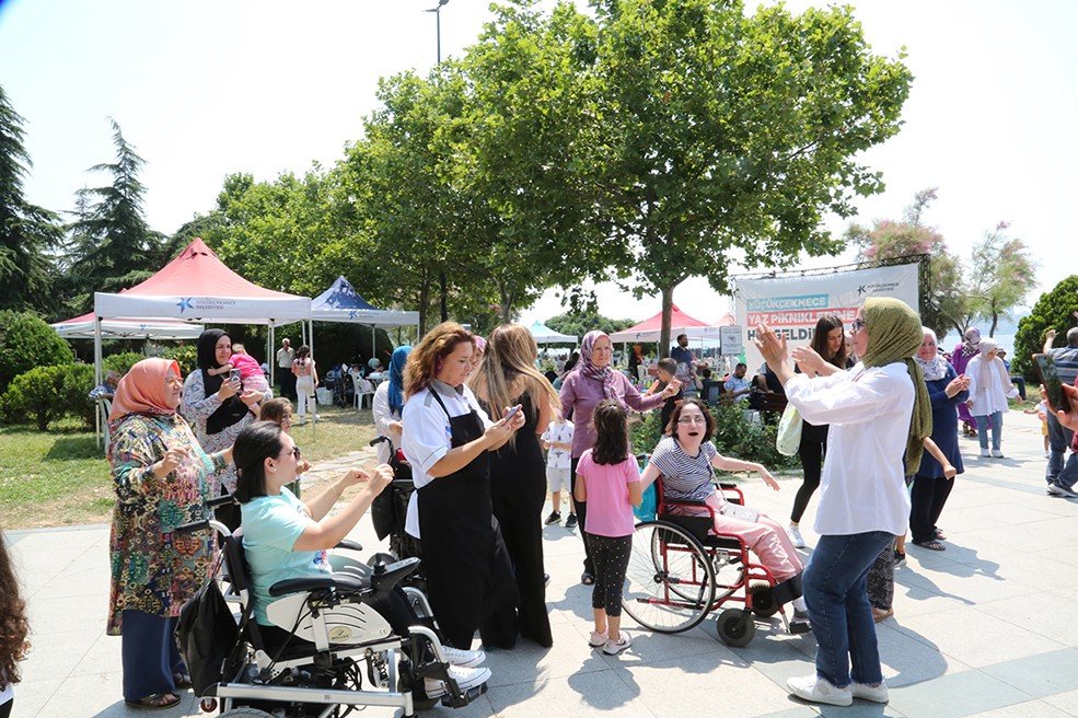 Küçükçekmeceliler yaz pikniğinde bir araya geldi