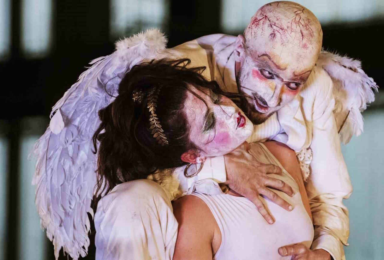 On ülkeden genç oyuncular tek oyunda aynı sahnede buluştu