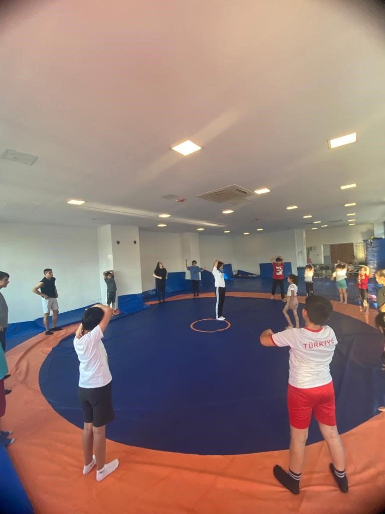 Sarıgöl’de Muay Thai kursu açıldı