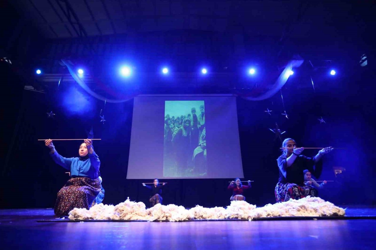 Cumhuriyetin 100 yıllık gelişimi anlatıldı