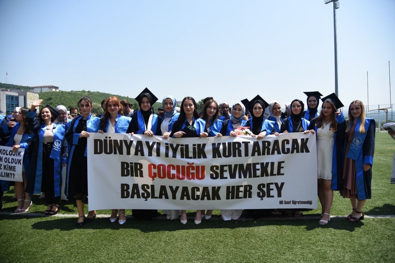 Düzce Üniversitesi’nin mezuniyet gururu