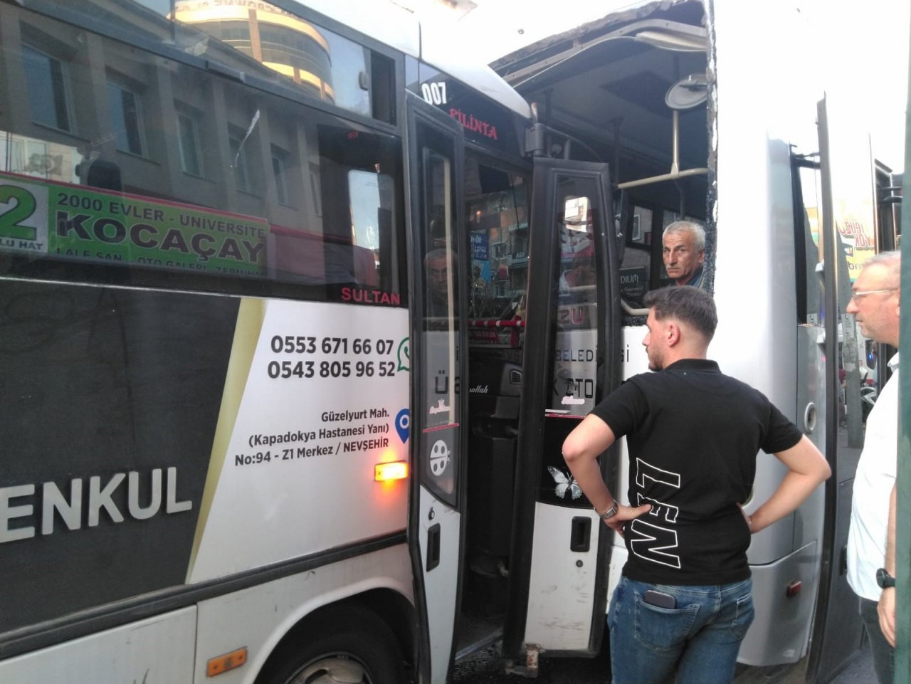 Nevşehir’de freni patlayan halk otobüsü önündeki halk otobüsüne çarptı: 9 yaralı