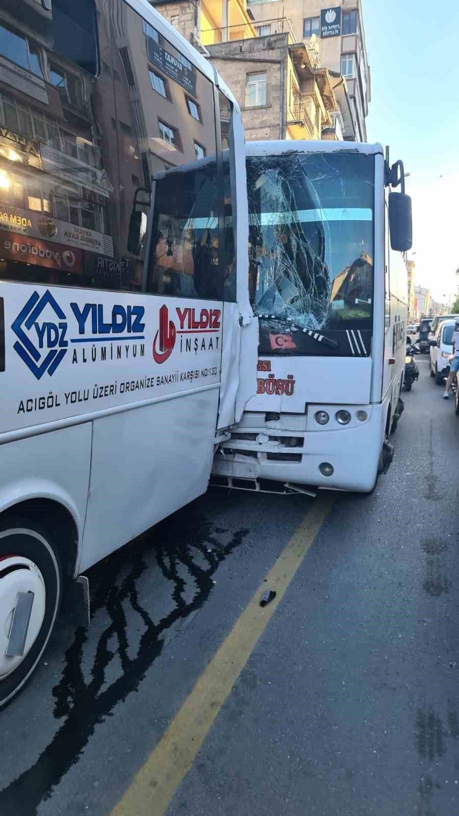 Nevşehir’de freni patlayan halk otobüsü önündeki halk otobüsüne çarptı: 9 yaralı