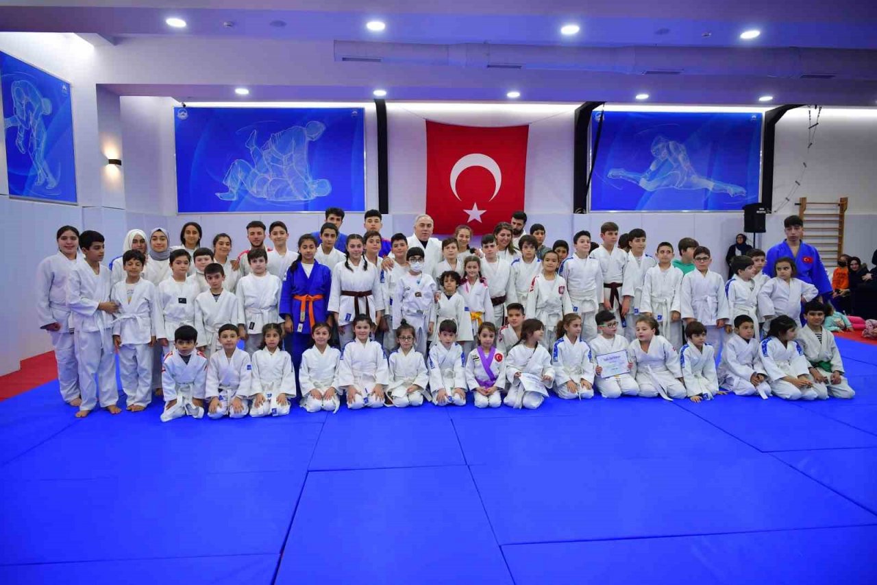 Fatih’te 9 branşta yaz spor okulları başlıyor