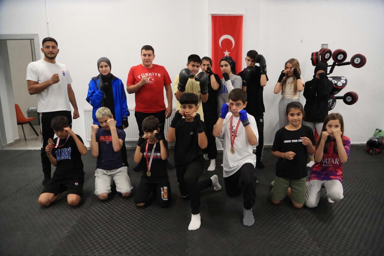 Pamukkale Belediyesinin kurslarından şampiyonlar yetişiyor