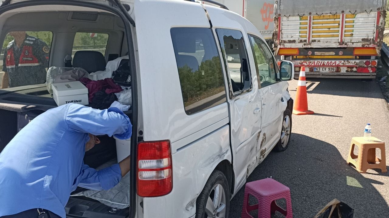 TEM’de hafif ticari aracın lastiği patladı: 9 yaralı