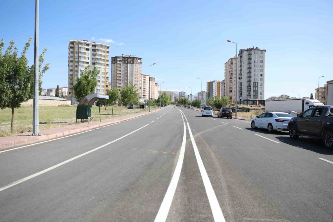 Belsin’de 5 kilometrelik yolda yenileme çalışması yapıldı