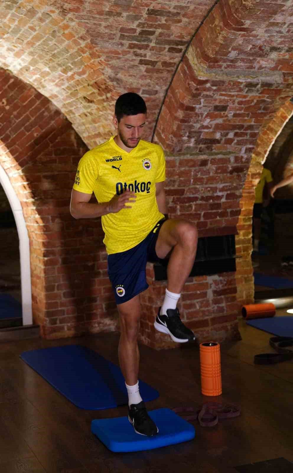 Umut Nayir ile Alexander Djiku, Rusya kampına katıldı