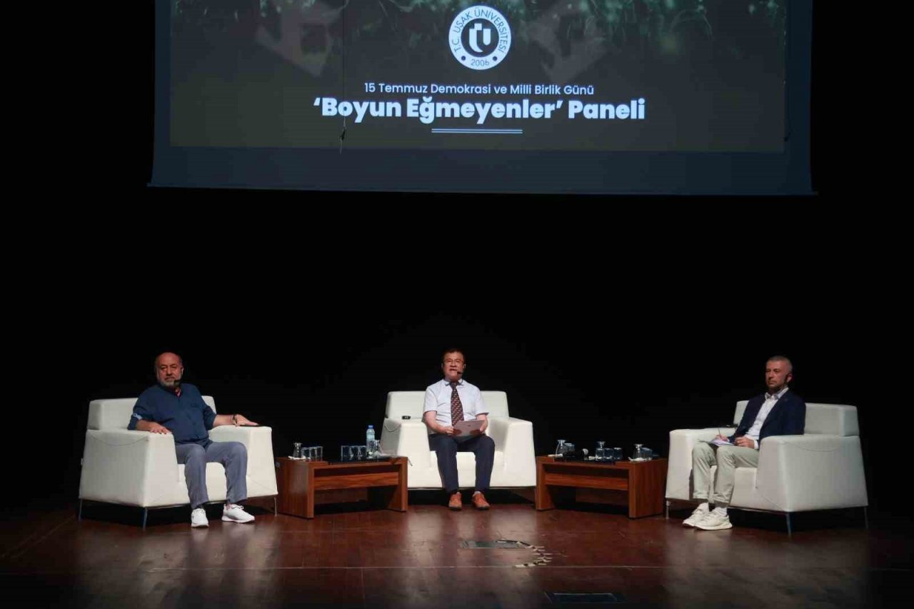 Uşak Üniversitesi’nde 15 Temmuz konferansı düzenlendi