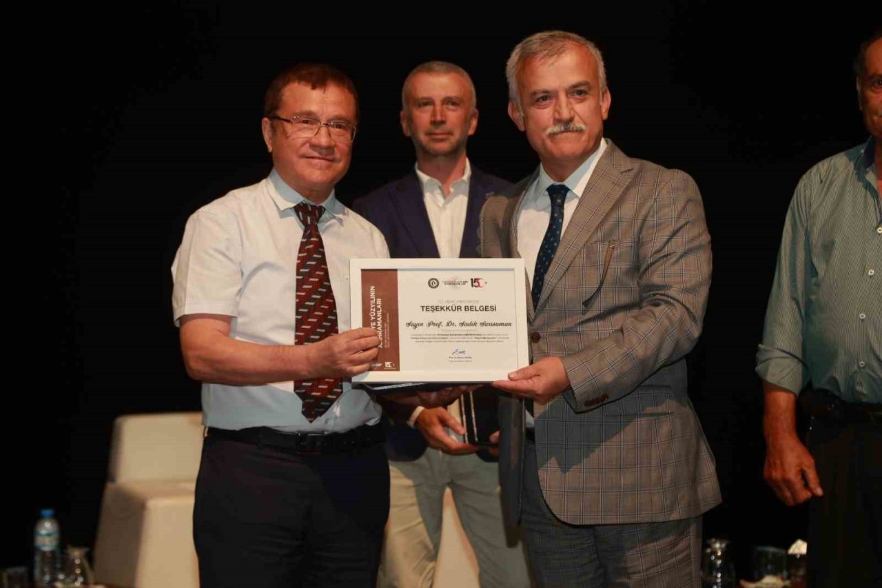 Uşak Üniversitesi’nde 15 Temmuz konferansı düzenlendi