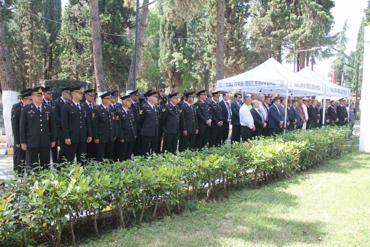 Yalova Şehitliği’nde anma programı