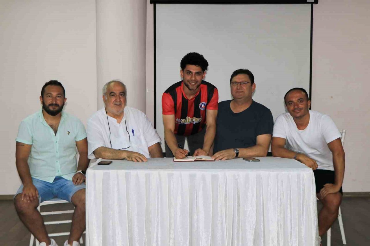 Çiftlikköy Belediyespor’dan iç ve dış transferde 20 imza