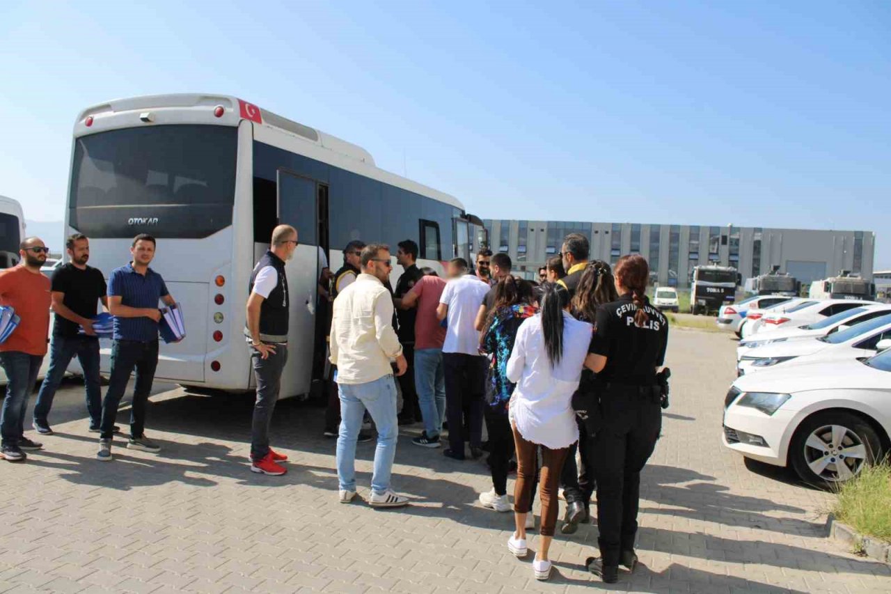 Umut tacirleri adliyeye sevk edildi