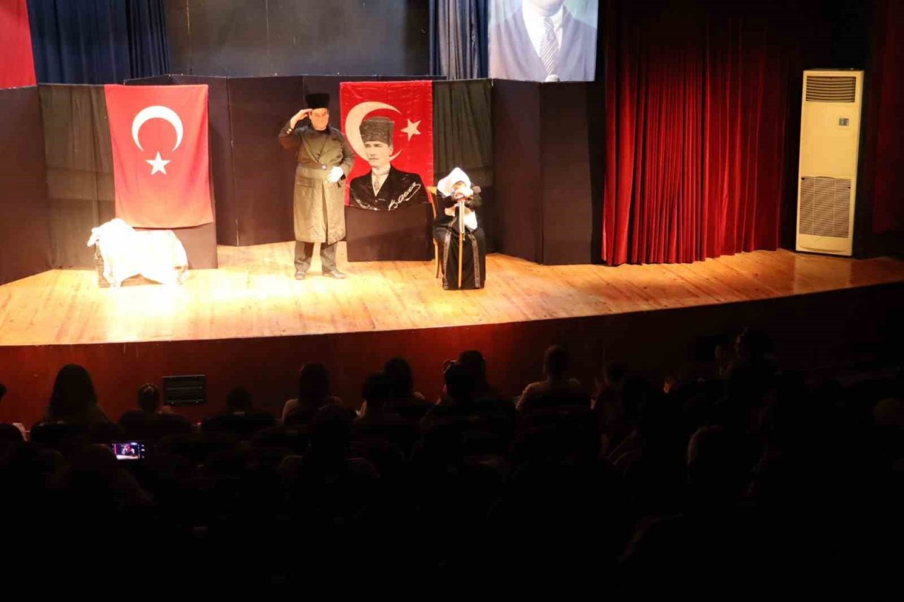 ’Vatan Sevdalıları’ Nazilli’de büyük beğeni topladı