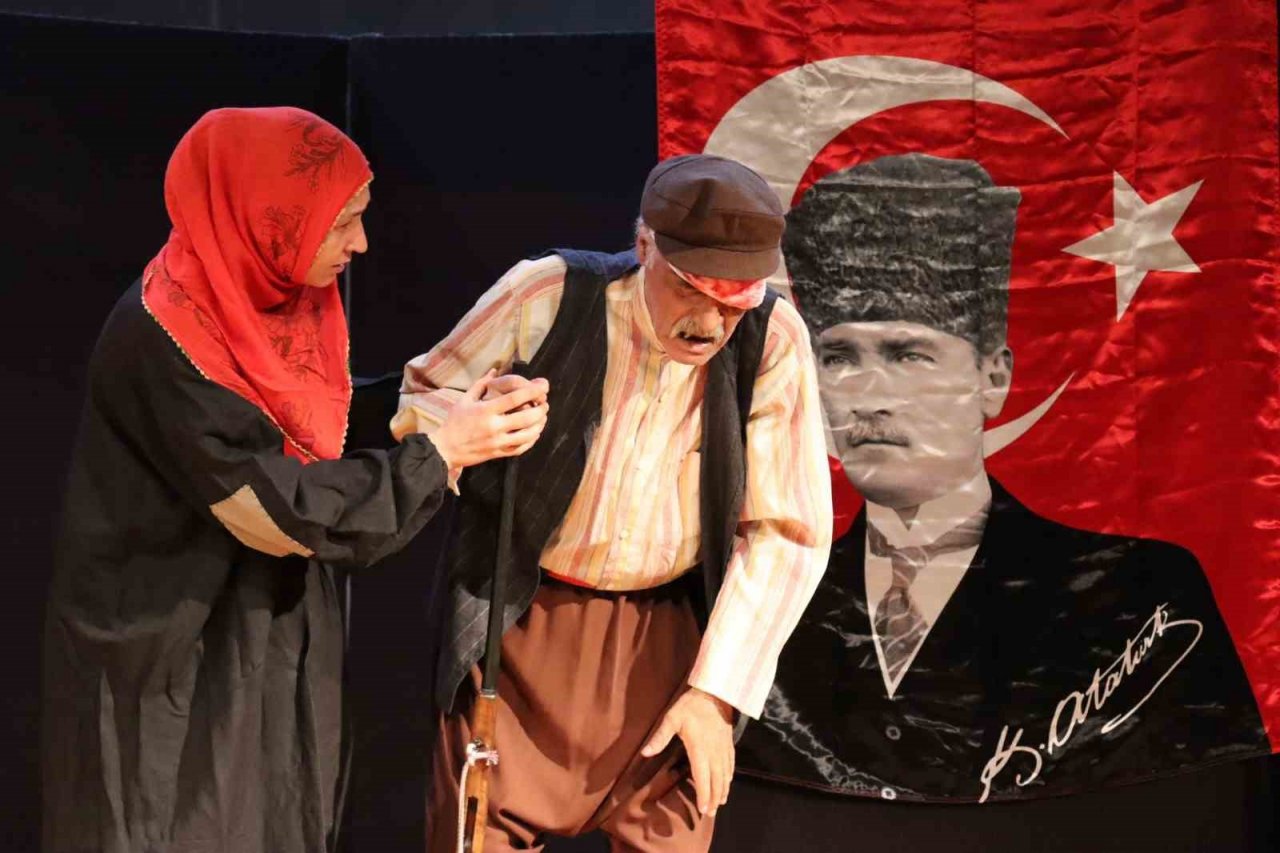 ’Vatan Sevdalıları’ Nazilli’de büyük beğeni topladı