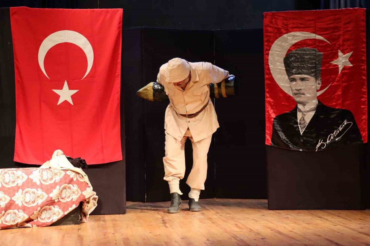 ’Vatan Sevdalıları’ Nazilli’de büyük beğeni topladı