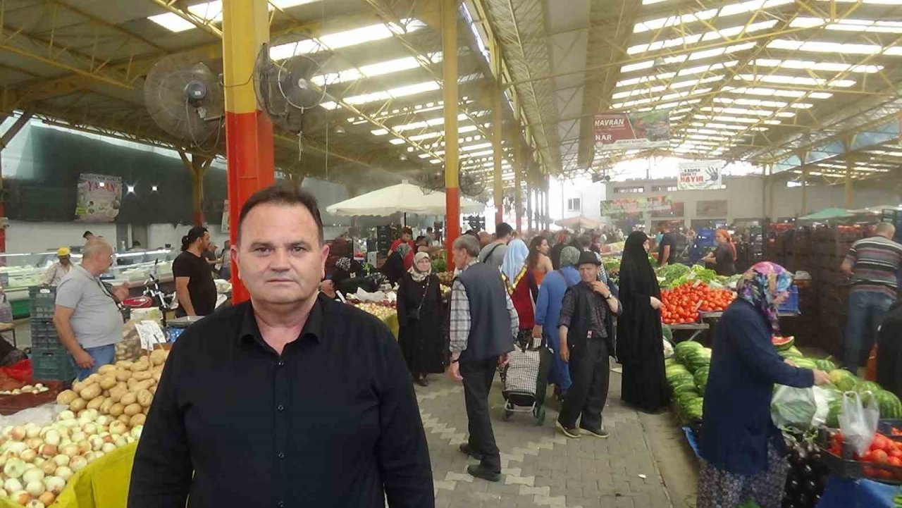 Çöl sıcaklarında klimalı pazar büyük ilgi görüyor