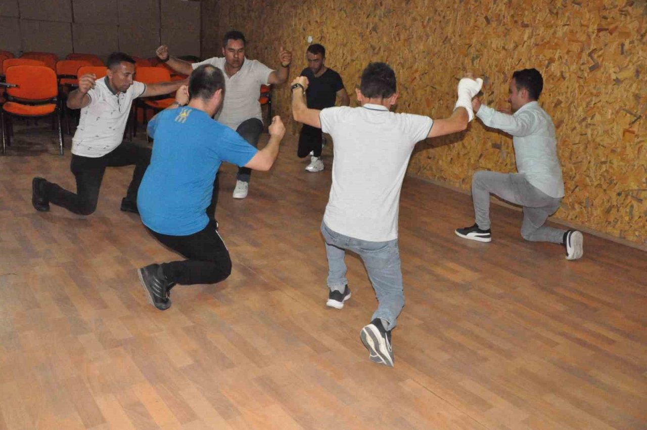 Unutulmaya yüz tutmuş halk oyunları gelecek nesillere aktarılıyor