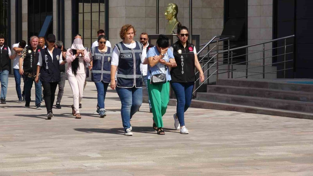 Çanakkale’de fuhuştan aylık 1 milyon TL kazanç sağlayan 4 şüpheli yakalandı