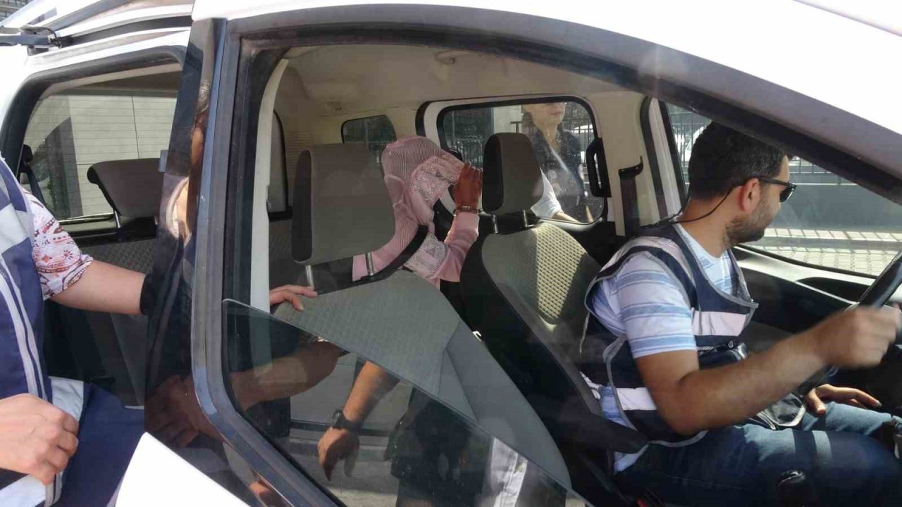 Çanakkale’de fuhuştan aylık 1 milyon TL kazanç sağlayan 4 şüpheli yakalandı