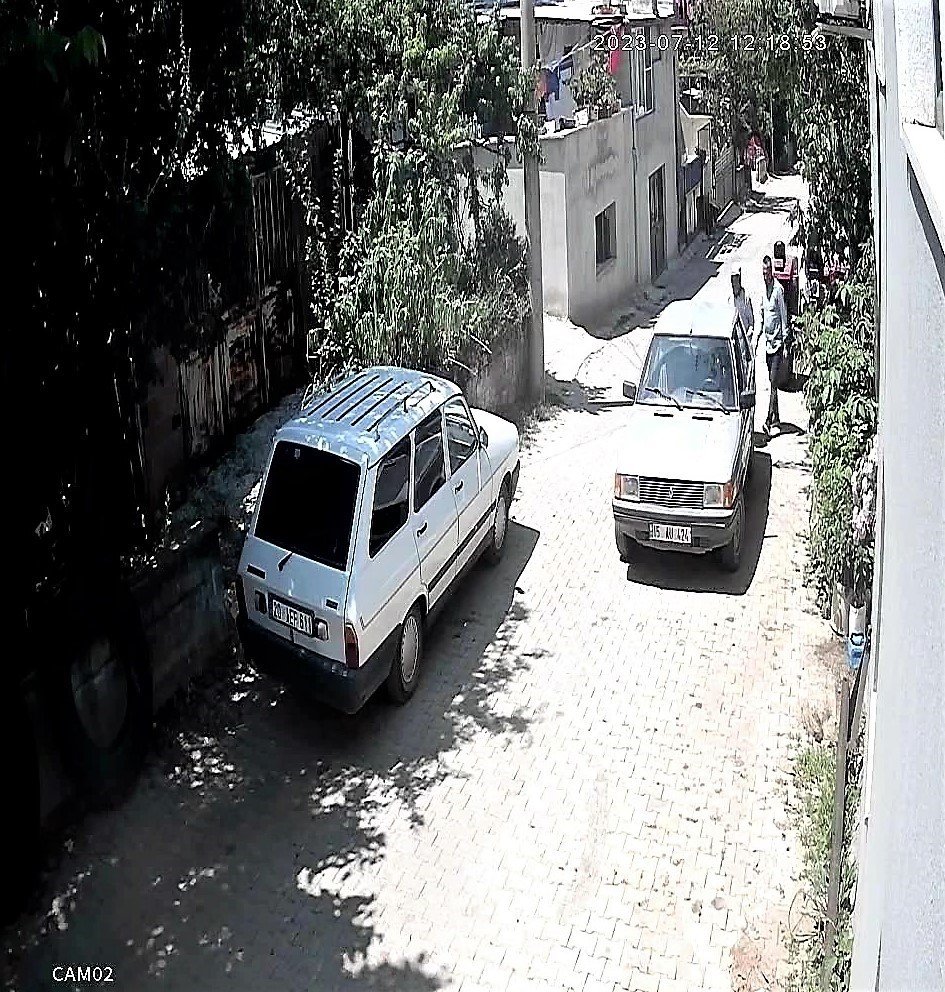 Uyuşturucuyu oğluna sattıran babanın suça karıştığını kameralar kanıtladı