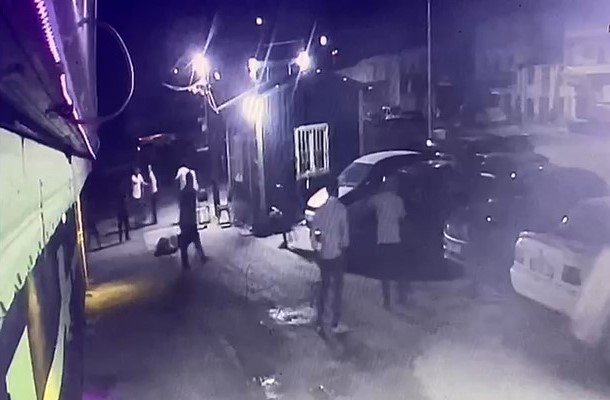 Bir kişinin öldüğü silahı kavga kameralara yansıdı