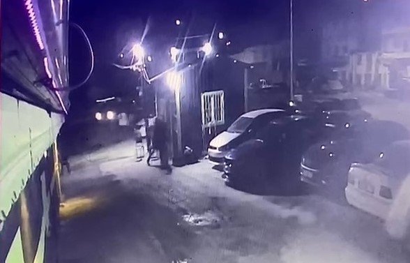 Bir kişinin öldüğü silahı kavga kameralara yansıdı