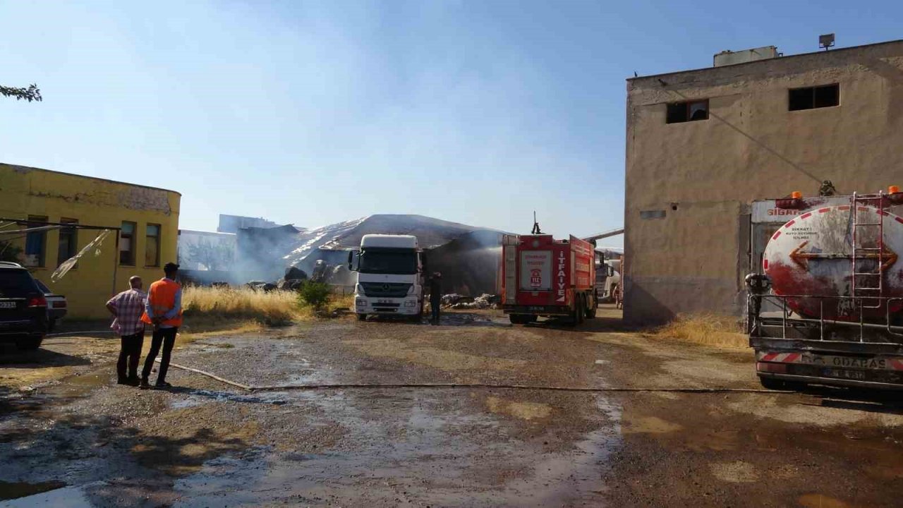 Diyarbakır’da tekstil fabrikasında yangın: Zarar 100 milyon TL