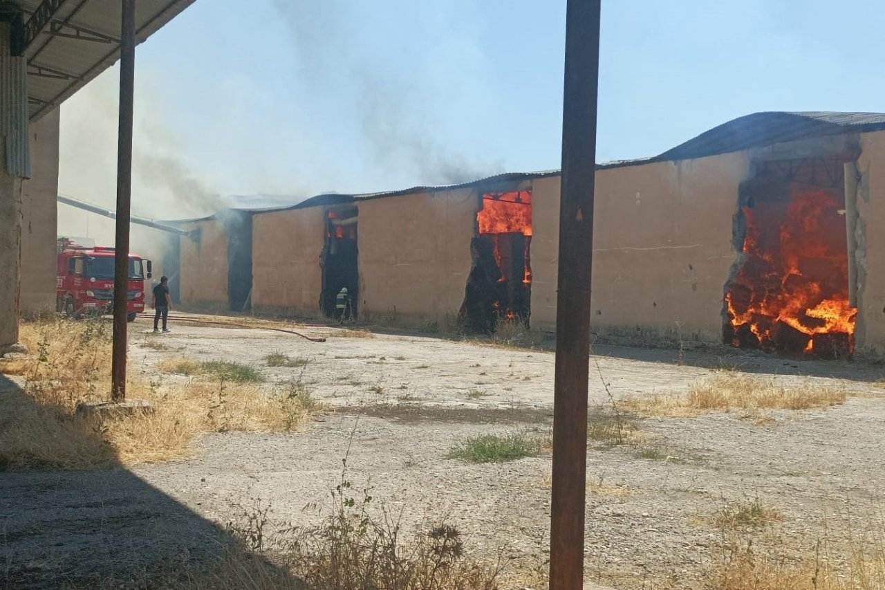 Diyarbakır’da tekstil fabrikasında yangın: Zarar 100 milyon TL