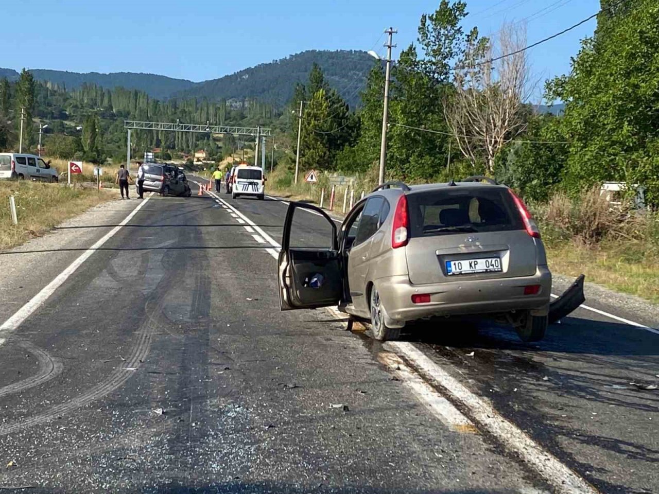 Domaniç’te otomobiller çarpıştı: 1 yaralı