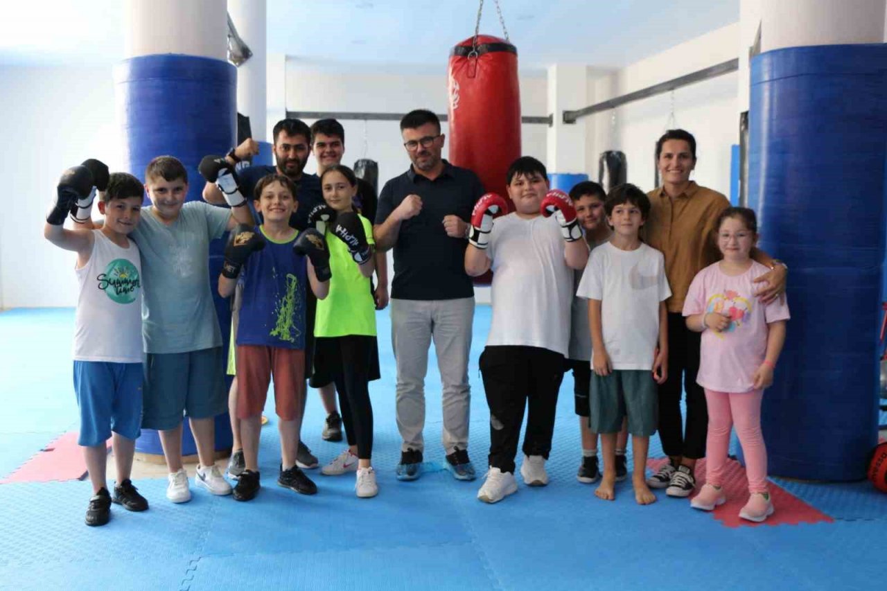 Spor salonları çocuklarla doldu