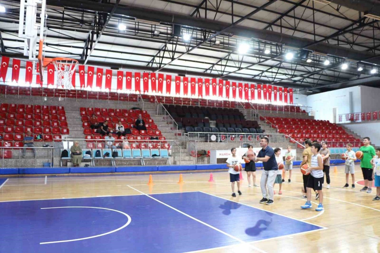 Spor salonları çocuklarla doldu