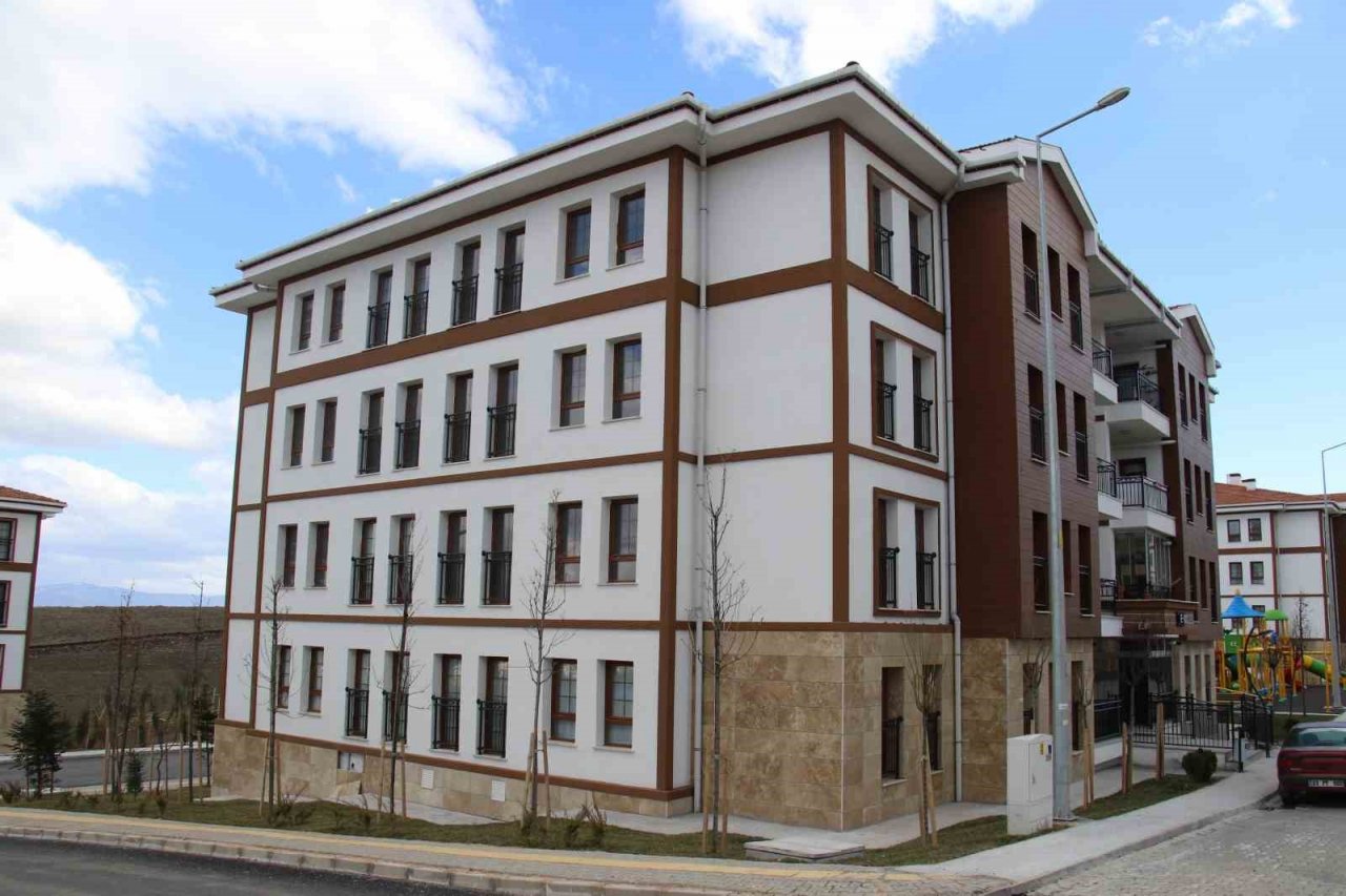 Elazığ’da TOKİ konutlarının fiyatları depremzedeleri mutlu etti