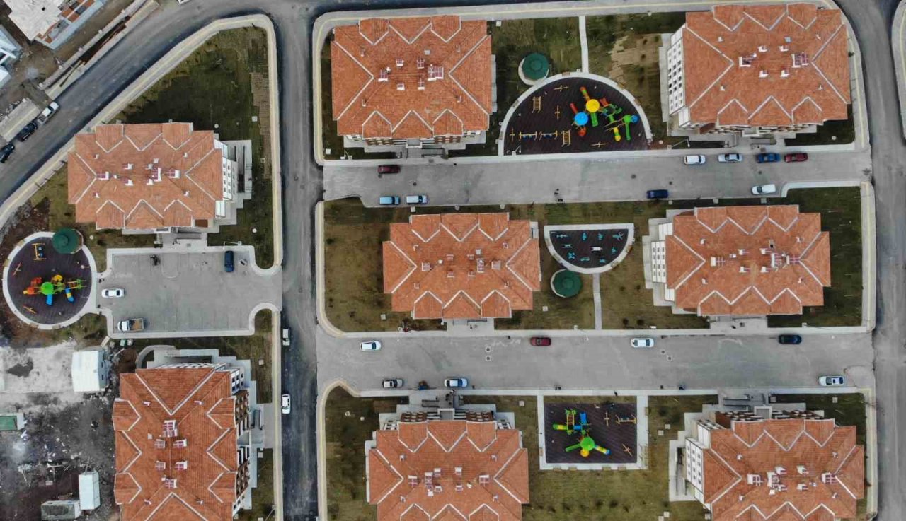 Elazığ’da TOKİ konutlarının fiyatları depremzedeleri mutlu etti