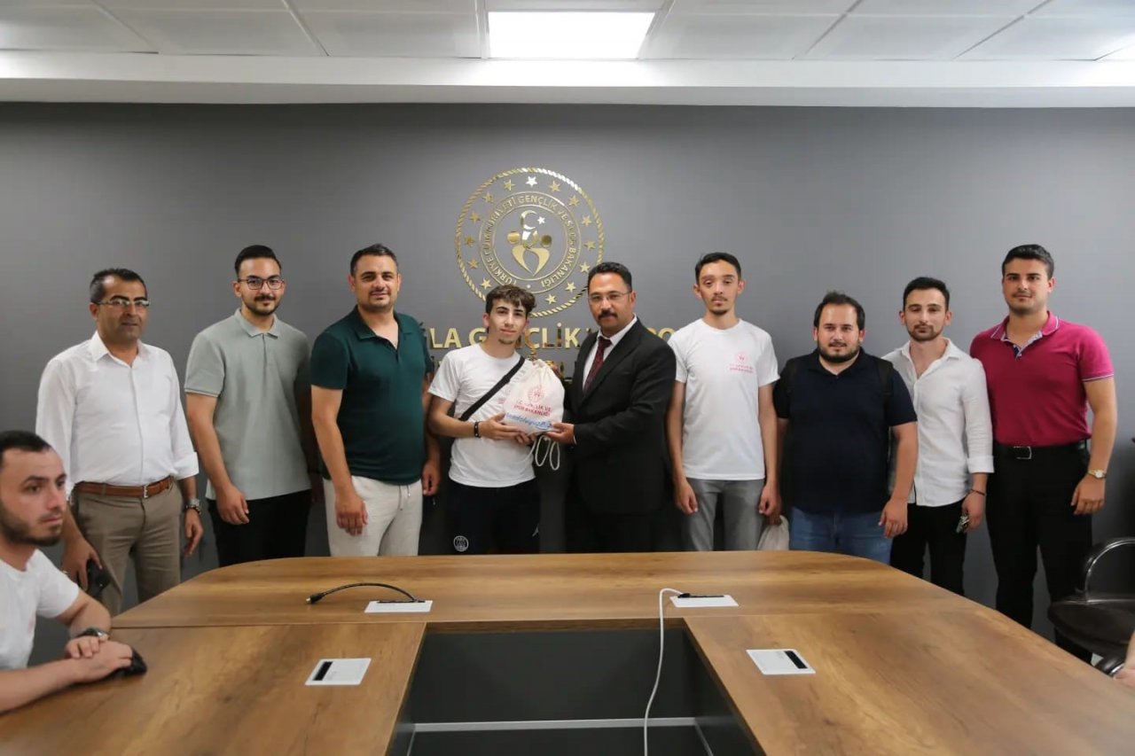 Gönüllü gençler ’AnadoluyuzBİZ’ projesi çerçevesinde Muğla’ya geldi