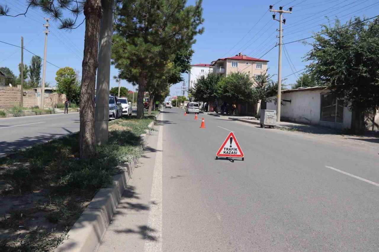 Iğdır’da korkunç kaza: Otomobilin çarptığı bisikletli genç hayatını kaybetti